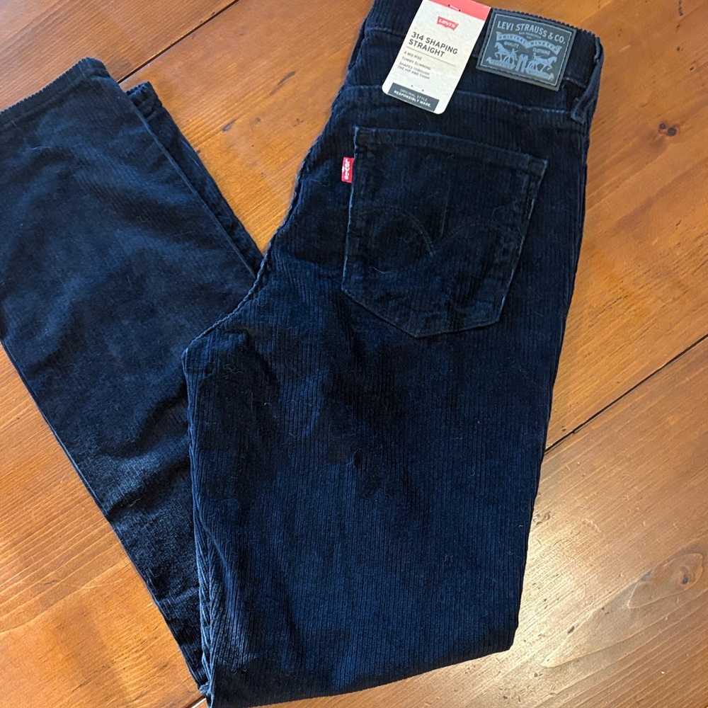 NWT Levi’s 314 Shaping Straight Jeans sz 30x30